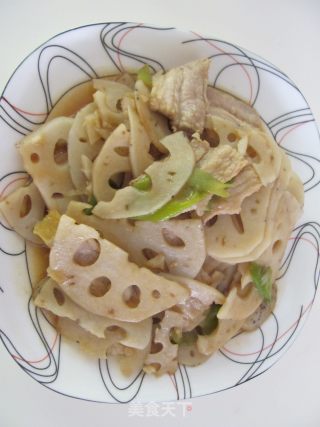 脆脆的肉片炒莲藕的做法