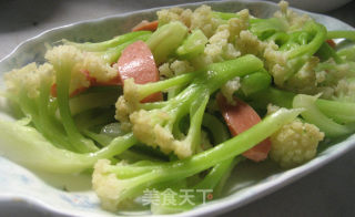 简单的美味——火腿肠花菜的做法