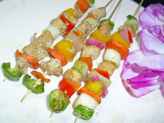 什锦鸡肉串的做法