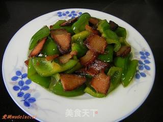 腊肉炒青椒的做法