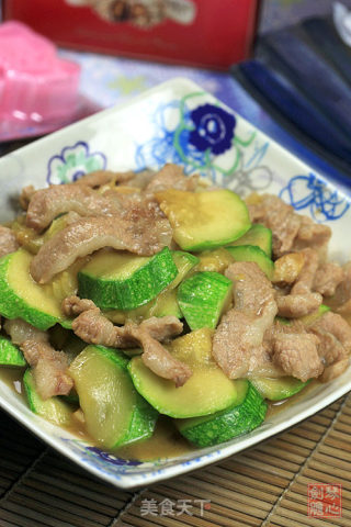 西葫芦炒肉片的做法