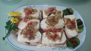 鱼肉、火腿肠蒸豆腐的做法