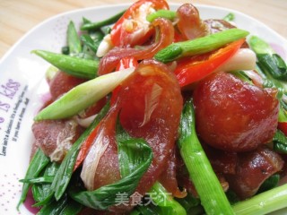 青蒜炒腊肠的做法