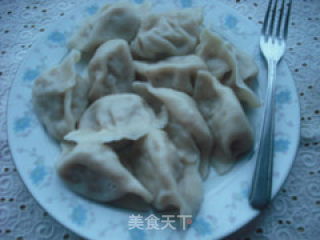 白菜胡萝卜姬松茸肉馅水煮饺子的做法