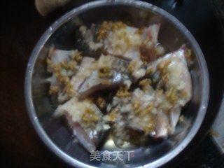 蒜容陈皮蒸咸鲮鱼的做法