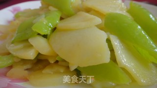 尖椒炒土豆片的做法