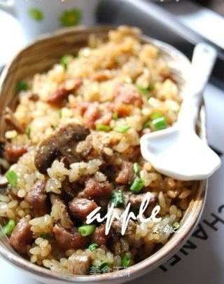 黑椒耗油牛肉粒炒饭的做法