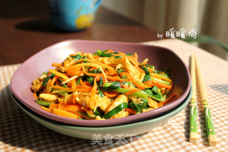 韭菜胡萝卜炒鸡蛋的做法