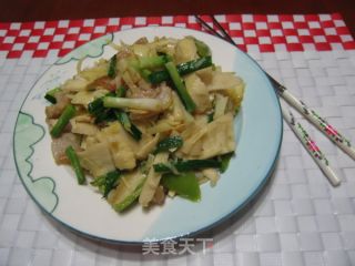 餐桌小炒菜--冬笋炒肉片的做法