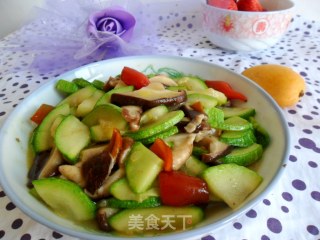 香菇炒西葫芦的做法