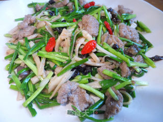 蒜苗牛肉的做法