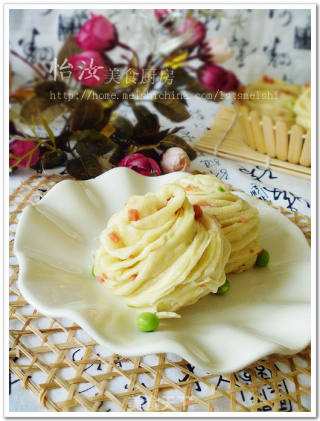 【百变面点--家常主食】好吃的自然发酵有技巧---葱香火腿花卷的做法