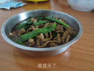蒜苗瘦肉的做法