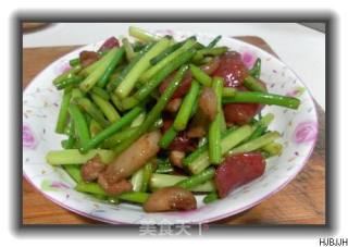 家常菜-枣肠炒蒜苗的做法