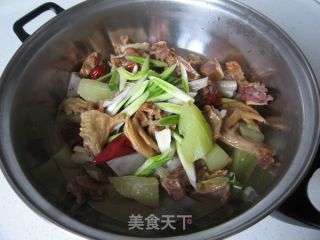 我的锅：热滋滋 辣呵呵 的美味菜--板鸭莴笋香锅的做法