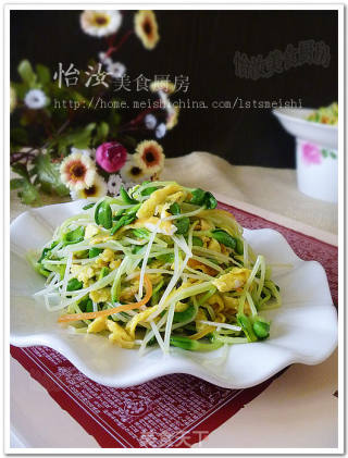 【怡汝私房快手小炒】零技巧打造美容养颜平价小炒---黑豆苗炒鸡蛋的做法