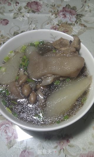 山药花生炖猪蹄的做法
