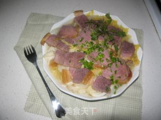 电饭煲里淘美味省时又省力--腊肉蒸高山娃娃菜的做法