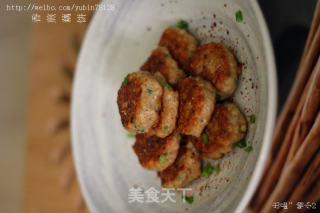 用怀旧而熟悉的方式来做这道菜-----香煎藕饼的做法