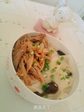 香菇肉丝刀削面的做法