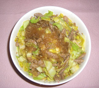 圆白菜粉丝炒肉的做法