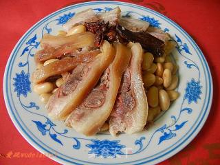咸猪头肉炖黄豆的做法