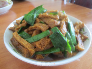 蒜香烩炸豆腐的做法