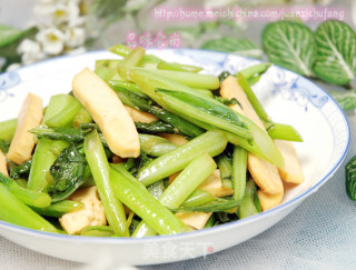 菜心豆干的做法
