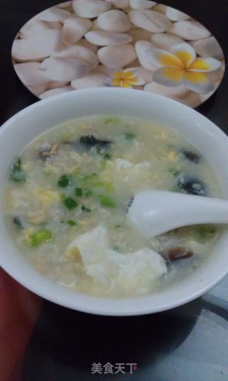 皮蛋瘦肉粥的做法