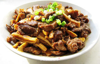 杏鲍菇炒牛肉的做法