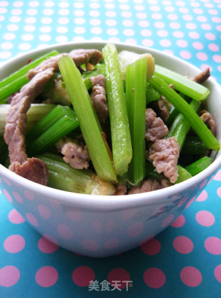 芹菜炒肉的做法