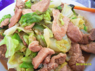 卷心菜炒肉片的做法