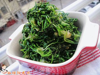 [春天的故事]－－蒜泥拌荠菜的做法