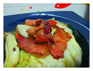 包菜小炒腊肉片的做法