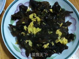 鸡蛋炒黑木耳的做法
