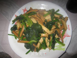 菠菜炒豆干的做法