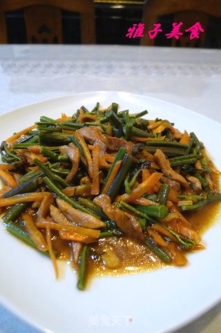 里脊炒蕨菜的做法