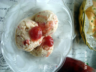 草莓果肉冰淇淋