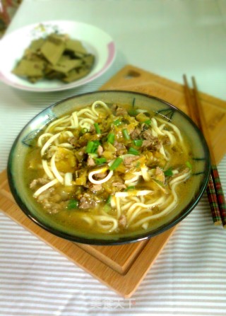 家常酸菜牛肉面的做法