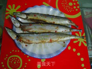 微波无油版香辣秋刀鱼的做法