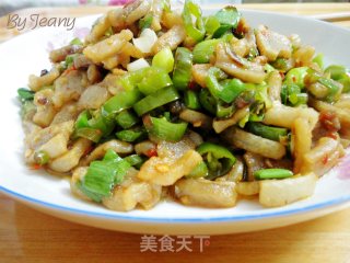 辣椒大蒜炒油渣的做法