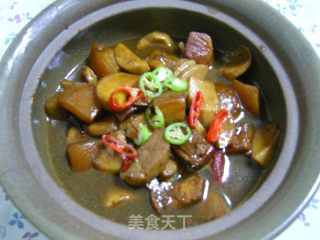 美味的黄金搭档--杏鲍菇烩五花的做法