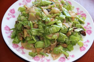 空心菜梗素炒萝卜干的做法