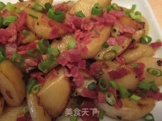 要耐心不要技巧的香煎培根小土豆的做法