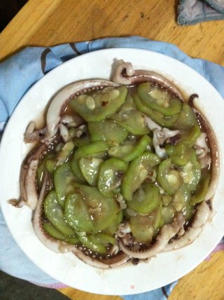 鱿鱼须炒水瓜的做法