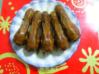 半卤半红烧的新吃法--销魂香辣鸭头的做法
