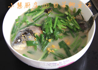 韭菜鲫鱼汤的做法