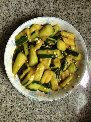 炎炎夏日的小菜凉拌青瓜的做法