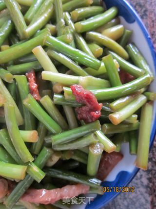 家常小菜肉丝蒜薹
