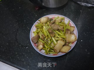 蒜苗烧肉的做法